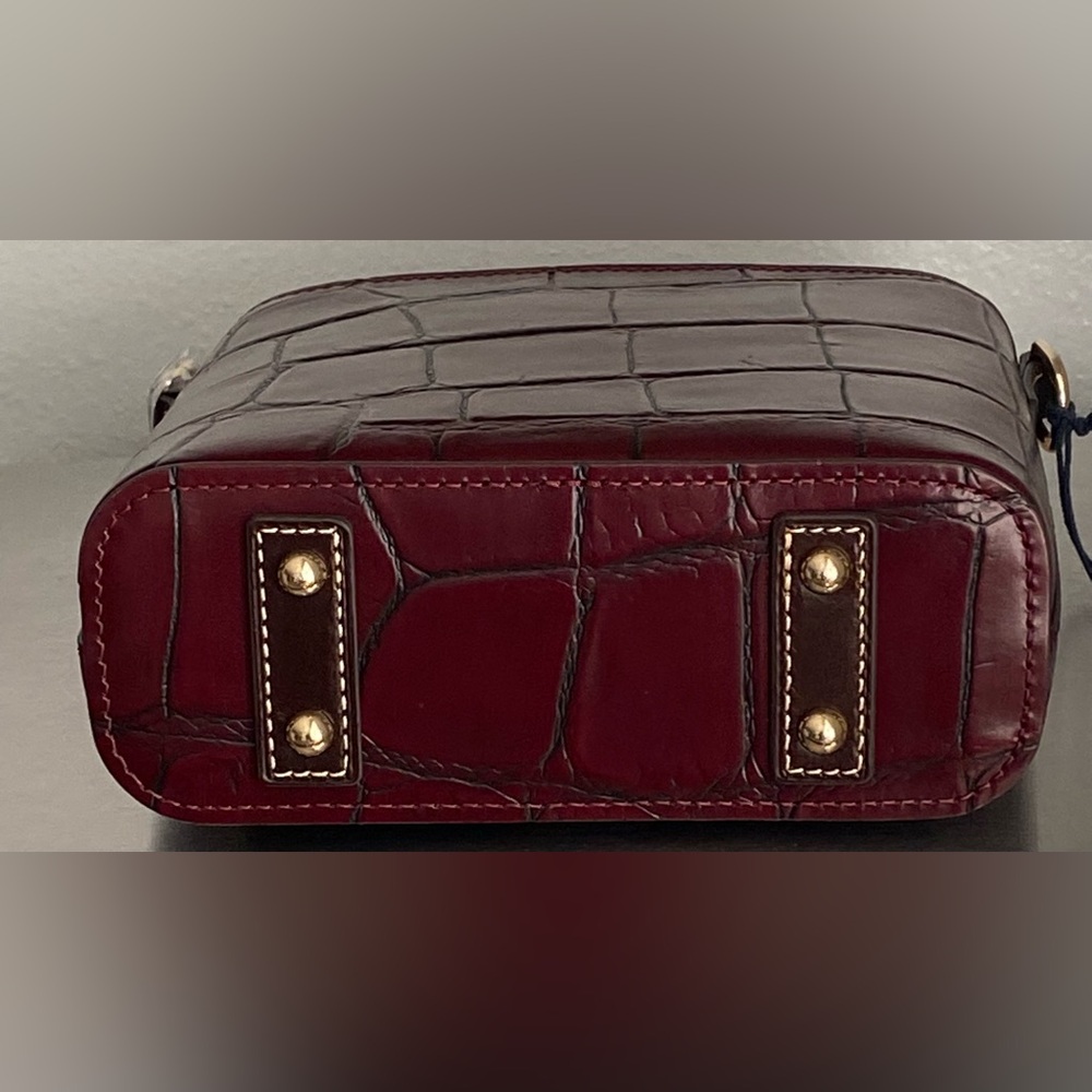 NWT…DOONEY AND BURKE CROC EMBOSSED LEATHER CROSSBODY HANDBAG IN BORDEAUX - Picture 7 of 14
